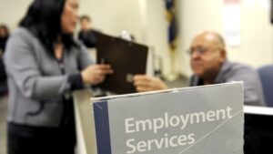 US-Arbeitsmarkt schwächt sich ab – Wirbelstürme, Streik verzerren