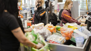 Konsumentenstimmung schwächt sich im Oktober zum Vormonat leicht ab