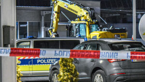 Polizei erschiesst Mann nach Zerstörungsfahrt mit Bagger