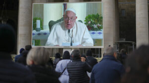 Papst hält wegen Erkältung Gebet von Wohnsitz aus