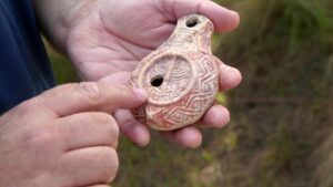 Antike Öllampe bei Ausgrabungen in Jerusalem gefunden