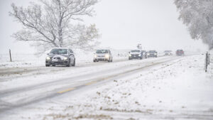 Schneefall führt schweizweit zu Einschränkungen im Verkehr