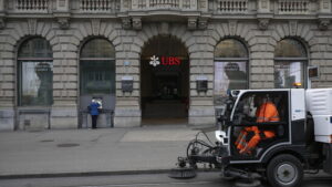 UBS ersetzt CS-Logos am Paradeplatz