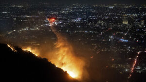 Feuer in den Hollywood Hills – Evakuierungen angeordnet