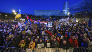 Slowakei: Tausende protestieren gegen prorussische Regierung