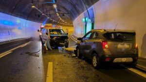 Geisterfahrer verursacht Unfall in Tunnel der Gotthardautobahn